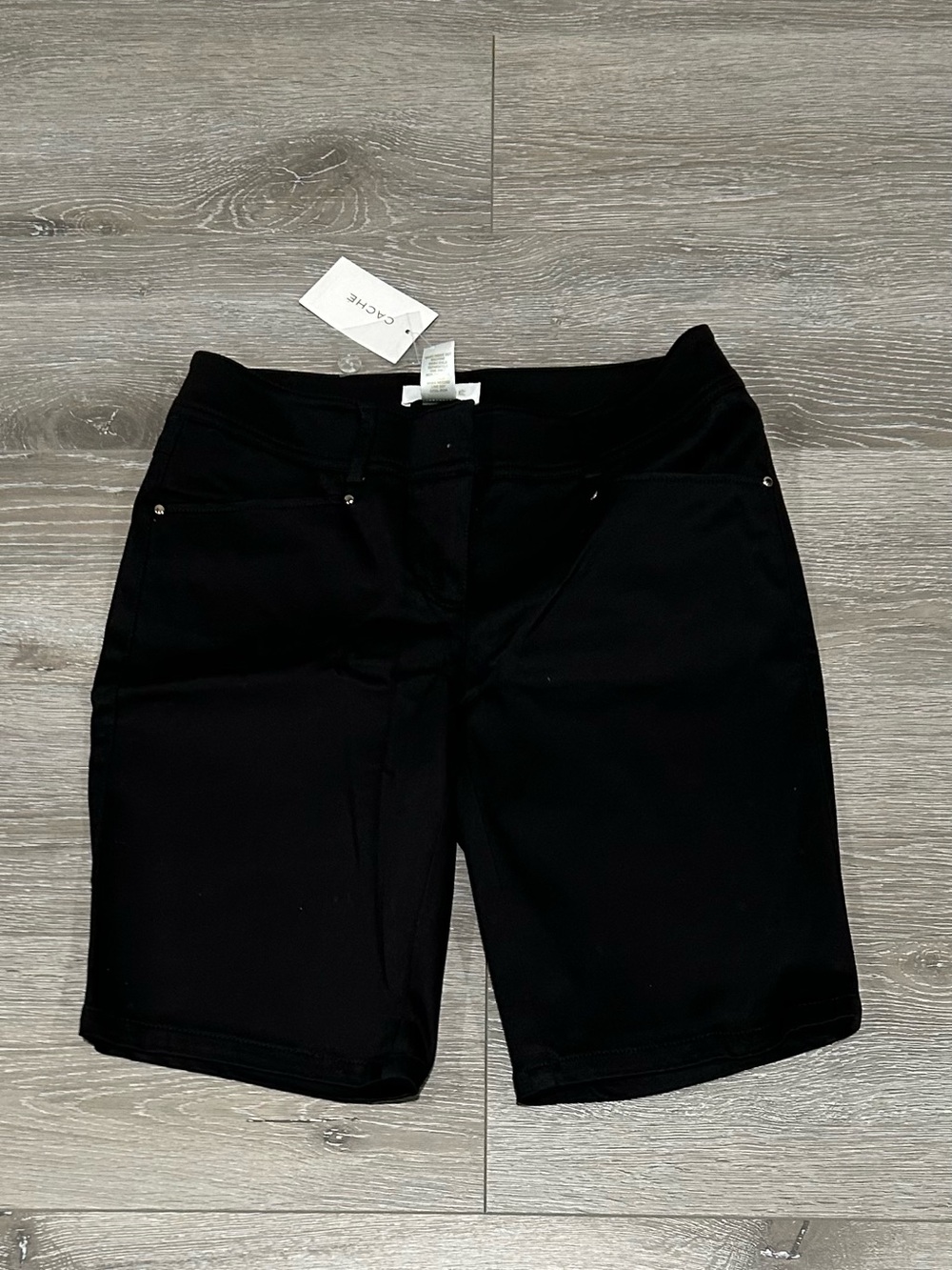 Cache Women Black Shorts Size 4
